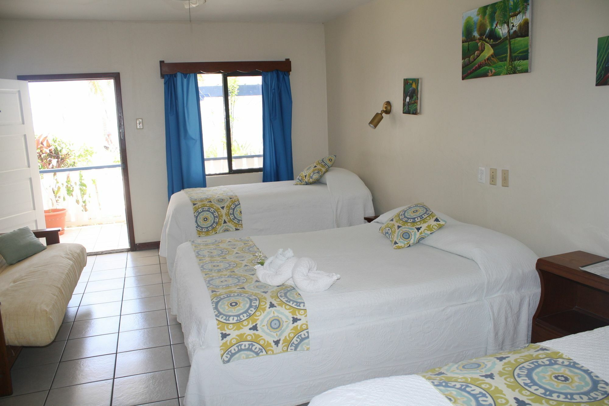 Holiday Hotel San Pedro  Ngoại thất bức ảnh